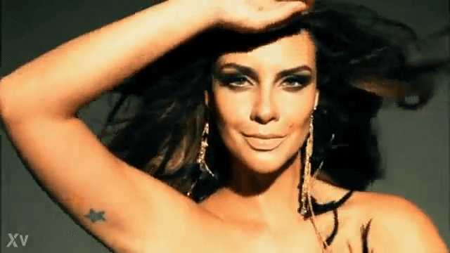 Siempre me quise cojer a esta puta brasileña mientras meto mi pija en su concha apretada