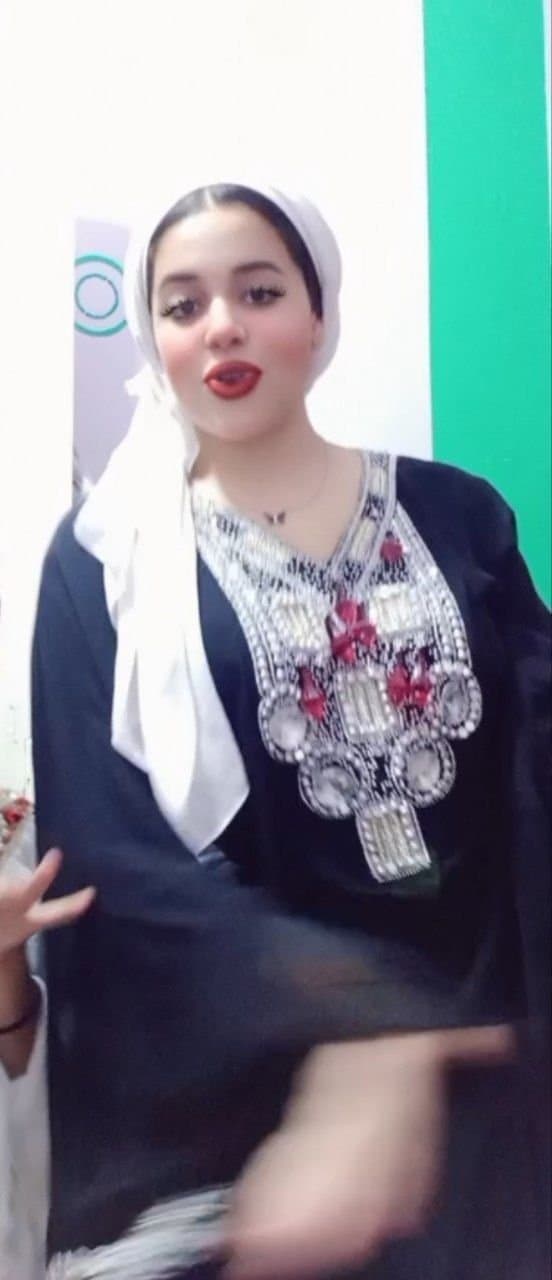 Part 3 of Alaã, give some likes to get her tits and pussy in Part 4