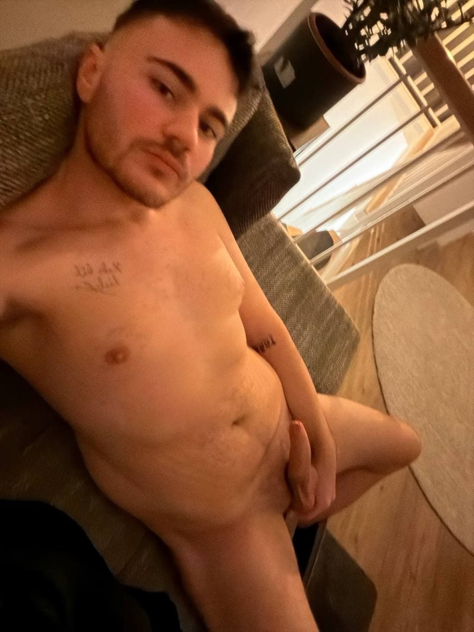 Horny Faggot Dean Kidder from Berlin
