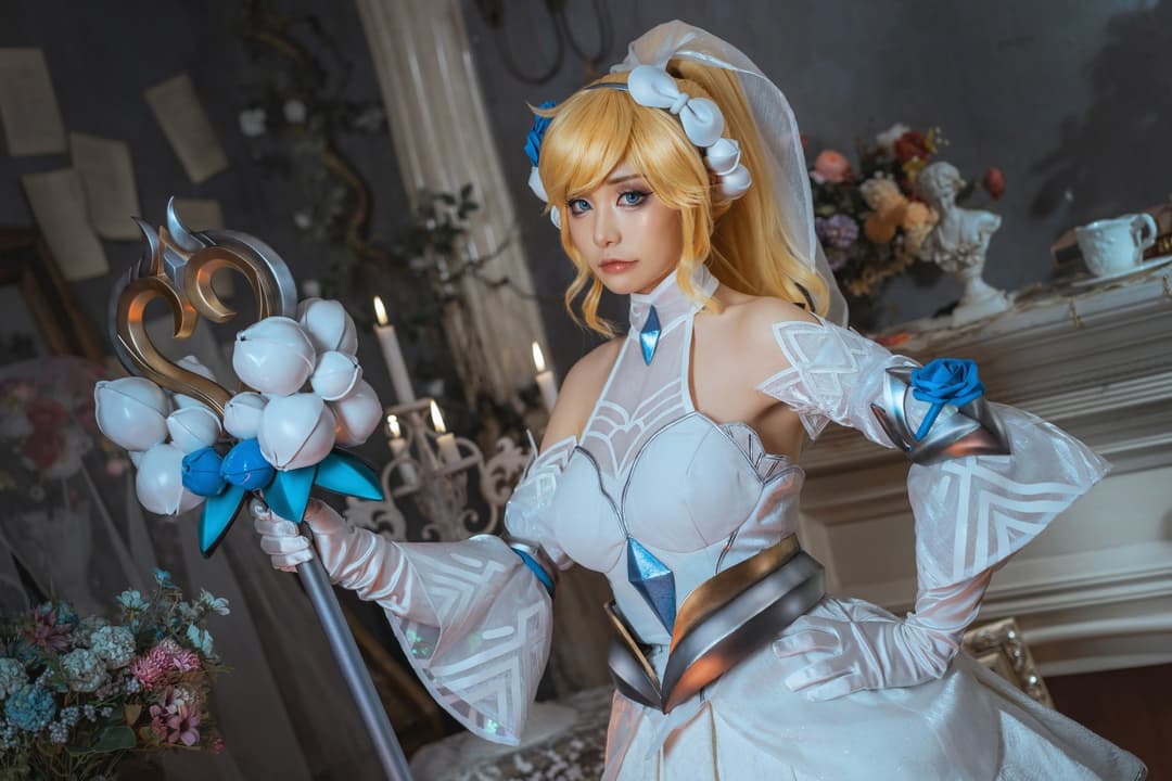 Lux cosplay