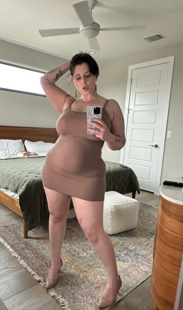 NYC Lesbian and Tik Tok E-Mommy All Natural Body