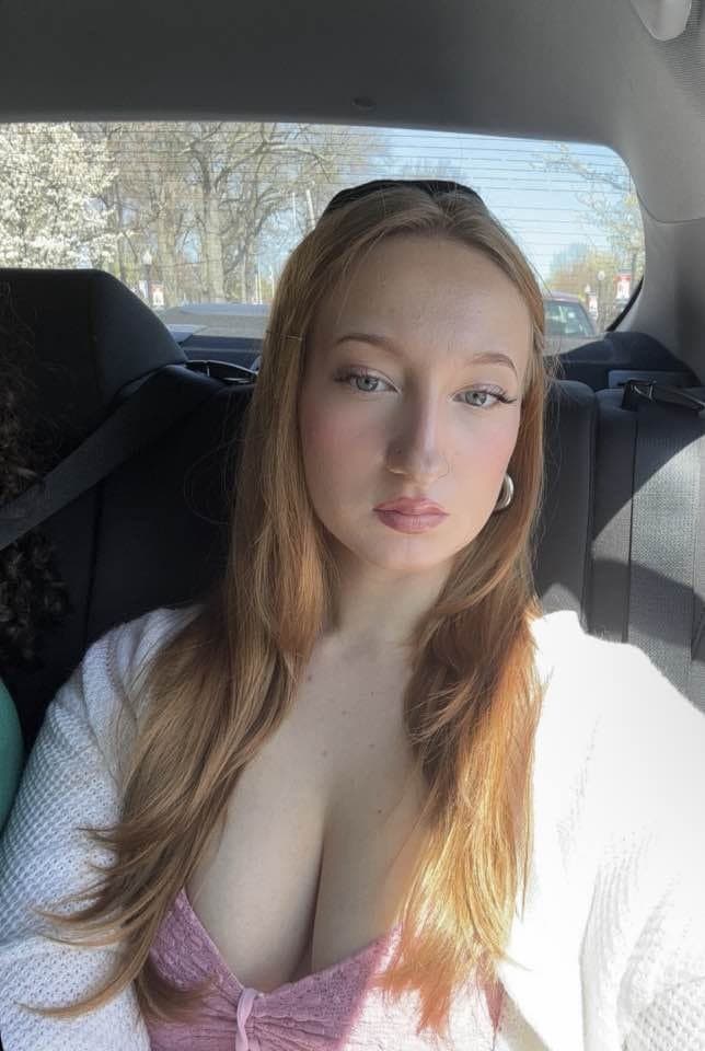 Click to view full size Slutty red head loves showing off her perfect ass