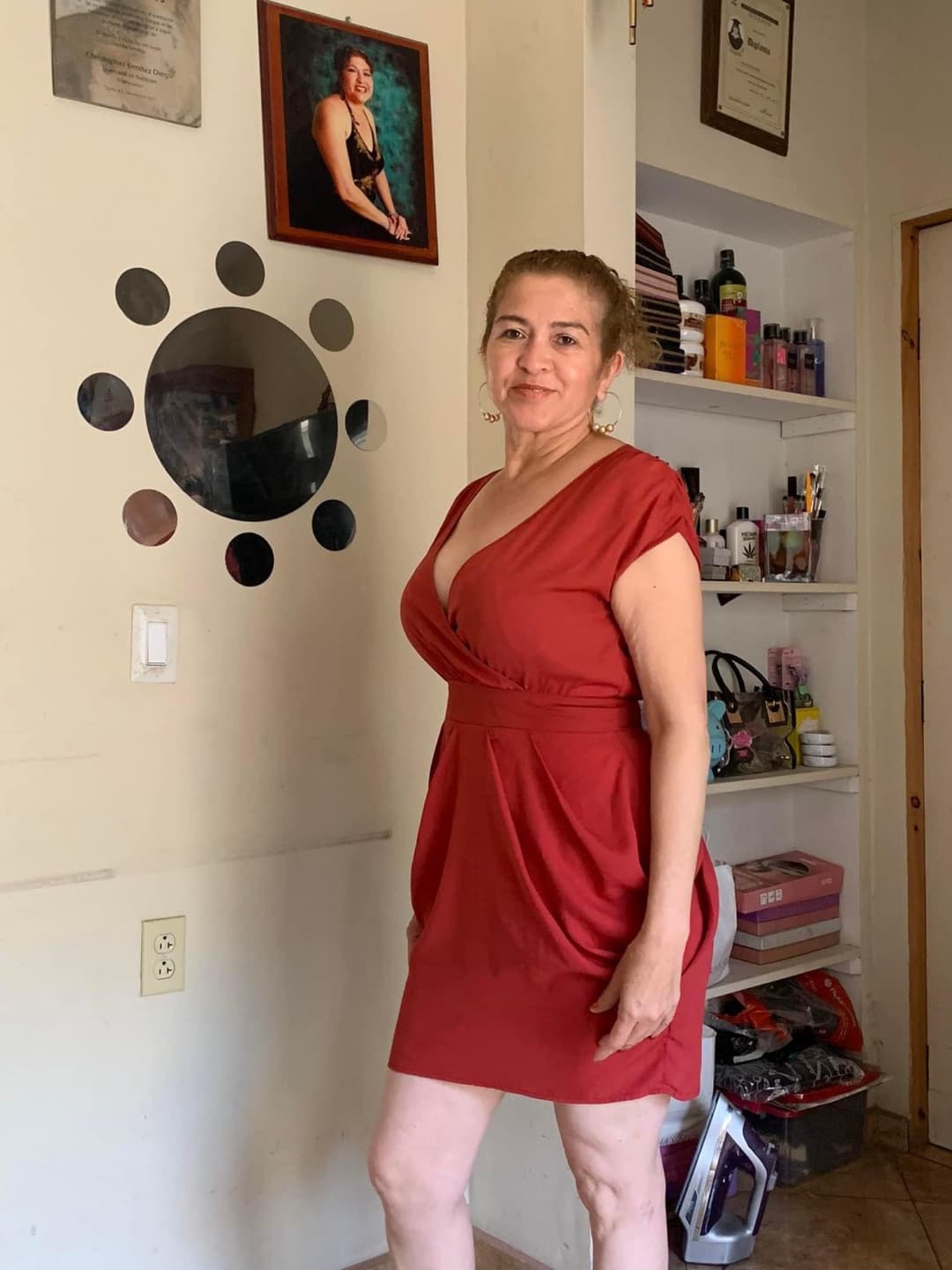 Click to view full size I would still tear this up even tho she a bit old she got big tits and cute toes lowkey