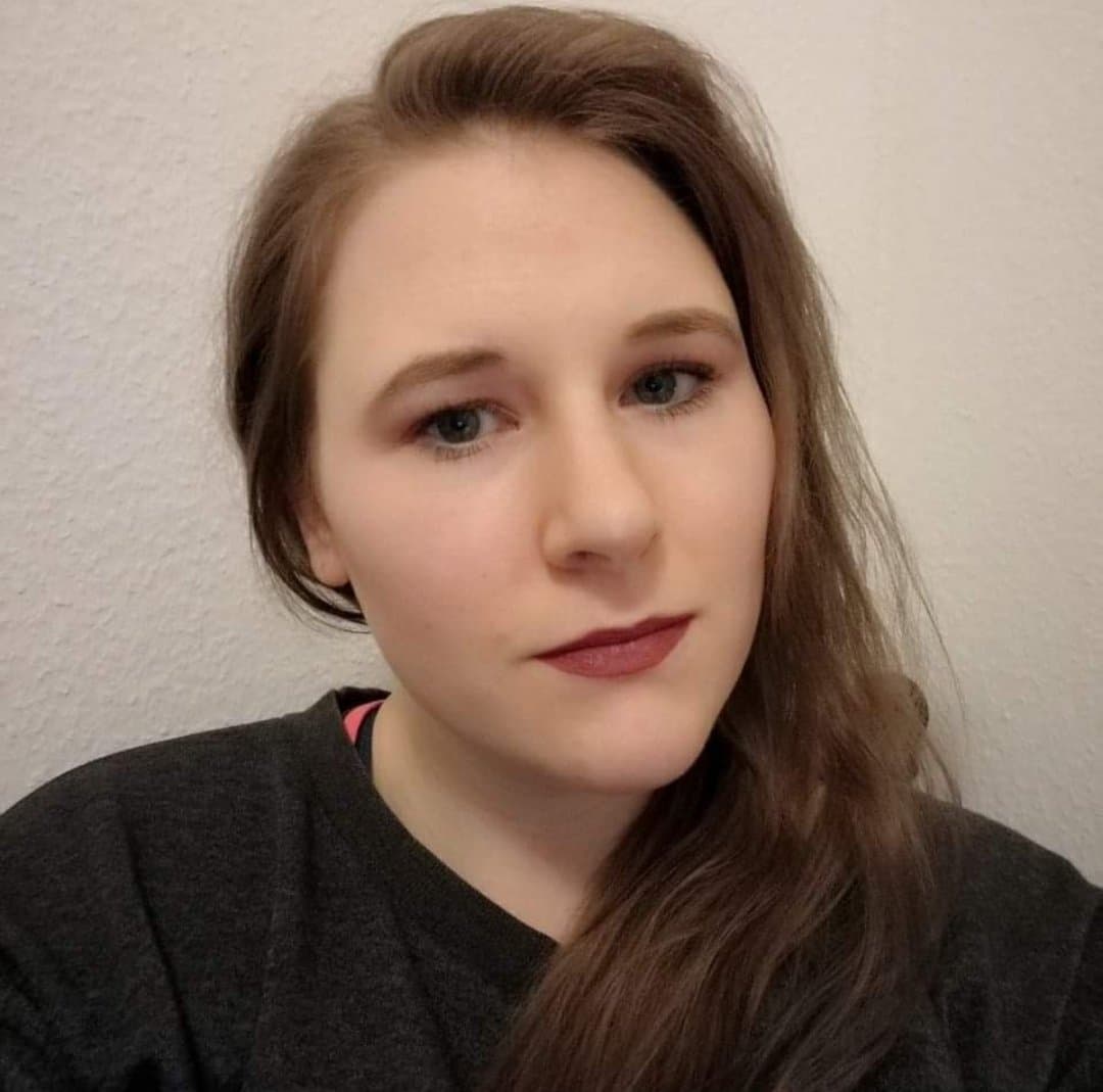 Meine Freundin Lisa Deutsche Webhure plus Familie mit der bitte um Verbreitung