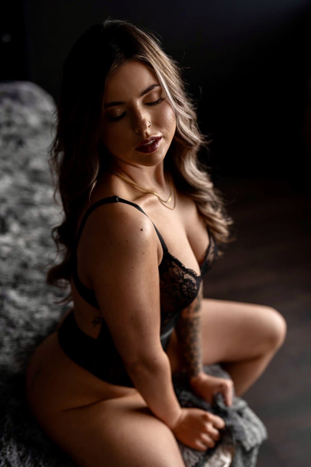 Click to view full size Intensely beautiful brunette boudoir