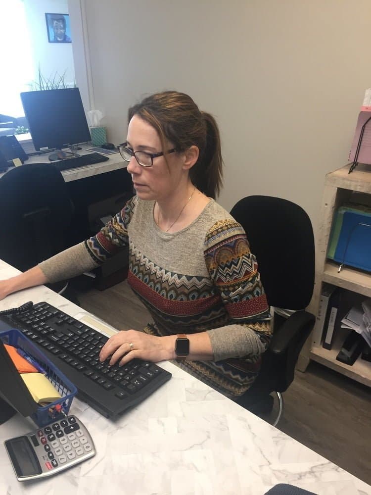 Slutty MILF Maria Opens Her Big Sloppy Cunt