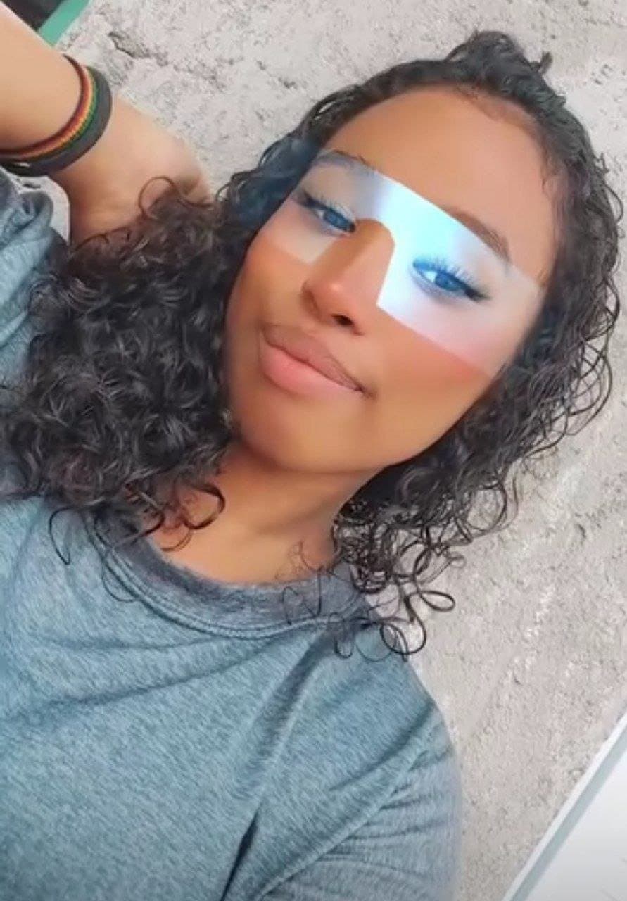 Elisa puta vazadinha. Add o corno dela https://x.com/cornoserio?s=09