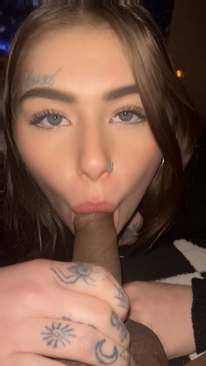 Super Beautiful Girl Giving Hottest Ever Blowjob