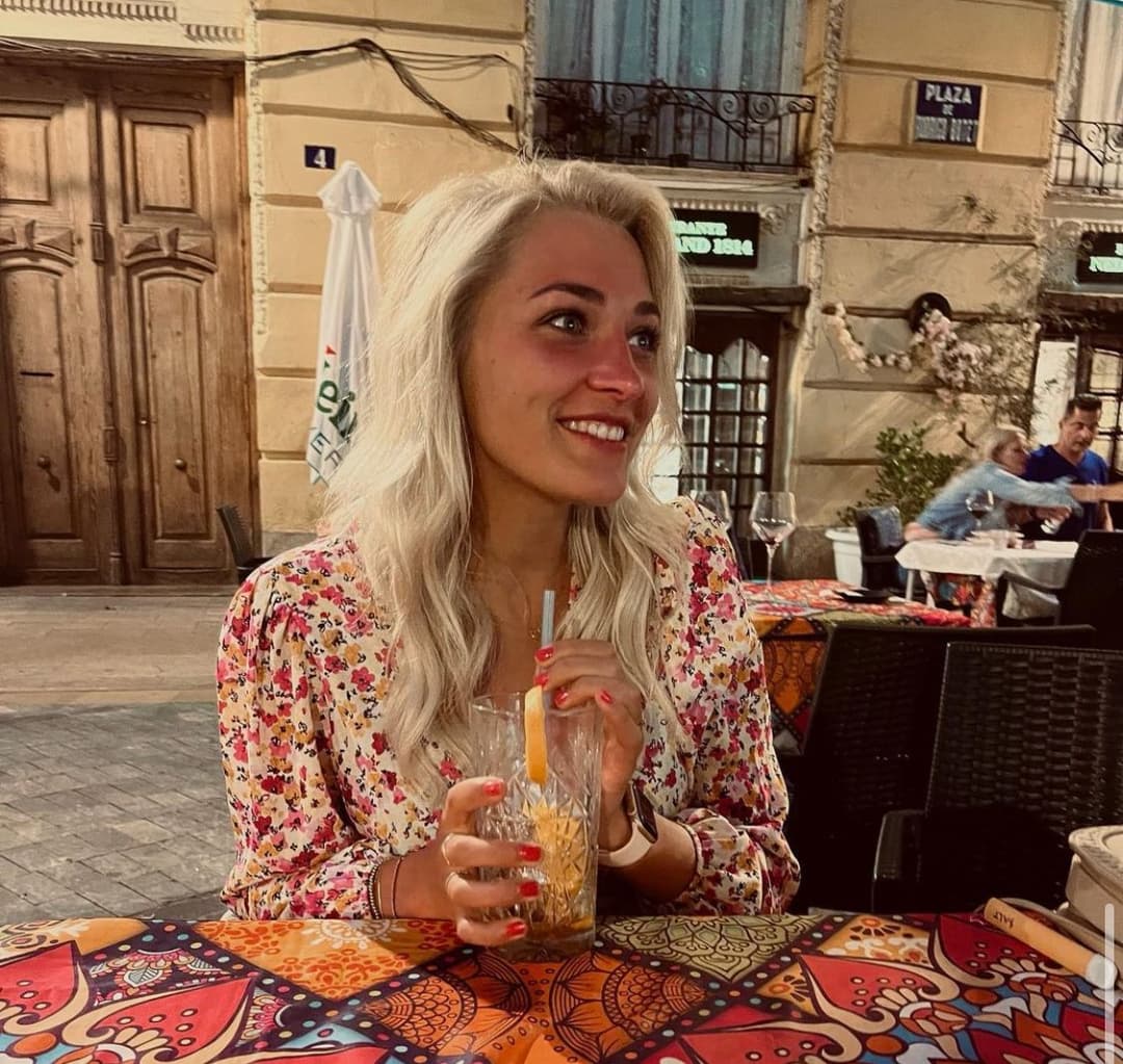 Naughty slut, easy fuck! PM for details.. she loves to whore around