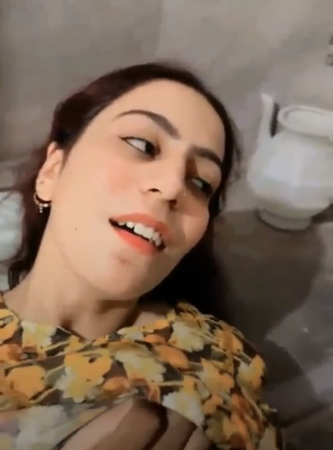 Desi bhabi take big dick inside and enjoy