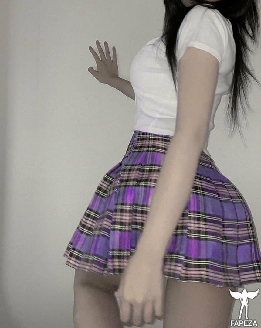 Asian Twitch streamer 3