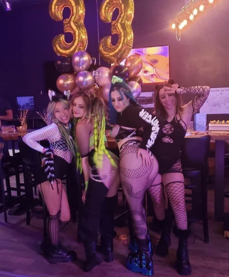 Exhibitionist alt slut Divinity loves showing off her goods