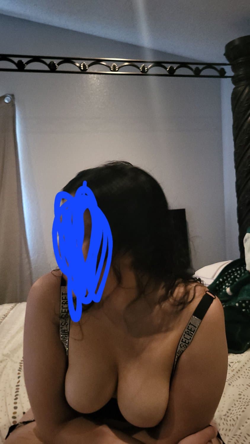 Click to view full size Latina used to get used up at parties. Tons of stories of her. Fat ass. Rate in comments.