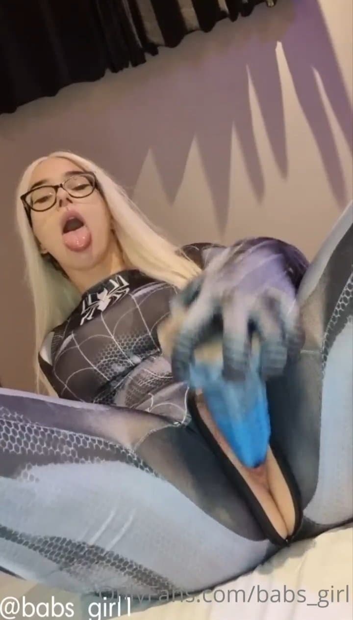 Cosplay de Spider-Girl con consolador ?