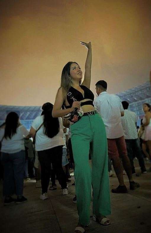 Click to view full size luz carchuancho alzamora ingeniera ambiental, le gusta la verga madura y quiere ser preñada buen cul