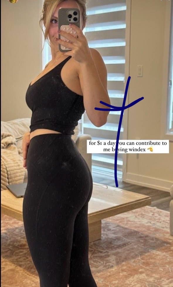 Click to view full size Love when PAWG whores post their ass in leggings so I can post her on wagon Wednesday