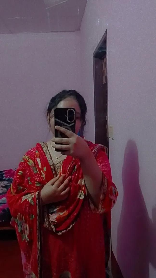 Pakistani hot ? sexy housewife sexy body Hot figure fucking boyfriend