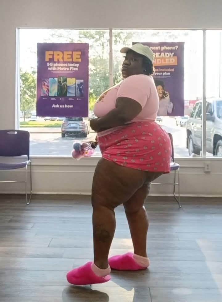 HUGE THICK MEGA EBONY BBW BUG OLE JUICY ASS BOOTY