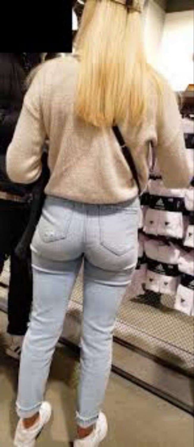 Brooklyn 26 has handed control of herself to me. Kik Tyrladan for the same treatment.