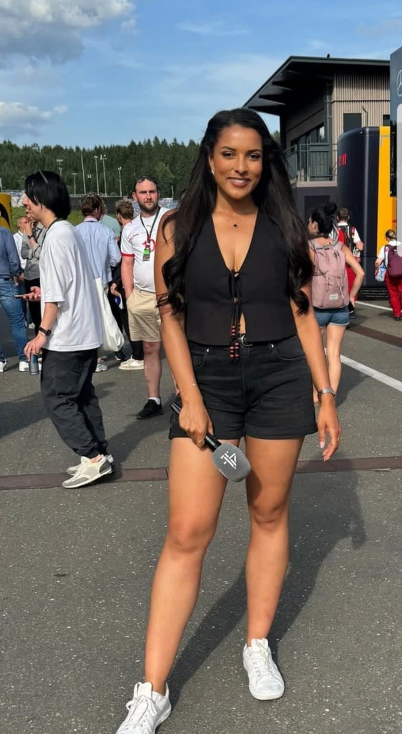 Just completed my 4th F1 season beating my cock to their brown desi presenter w huge curry cannons