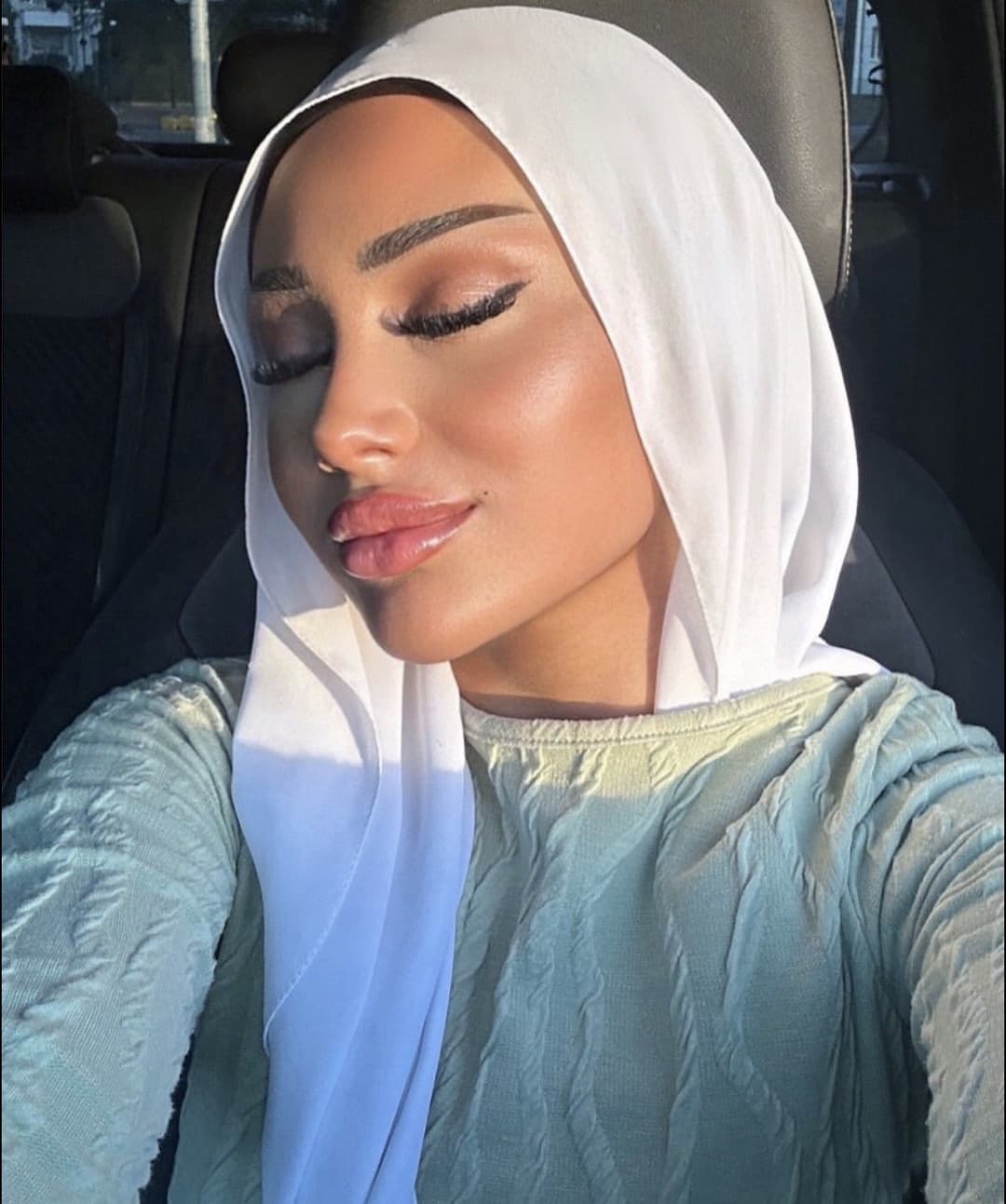 iraqi hoejabi with dsl showing why hijabi bitches r the best ????