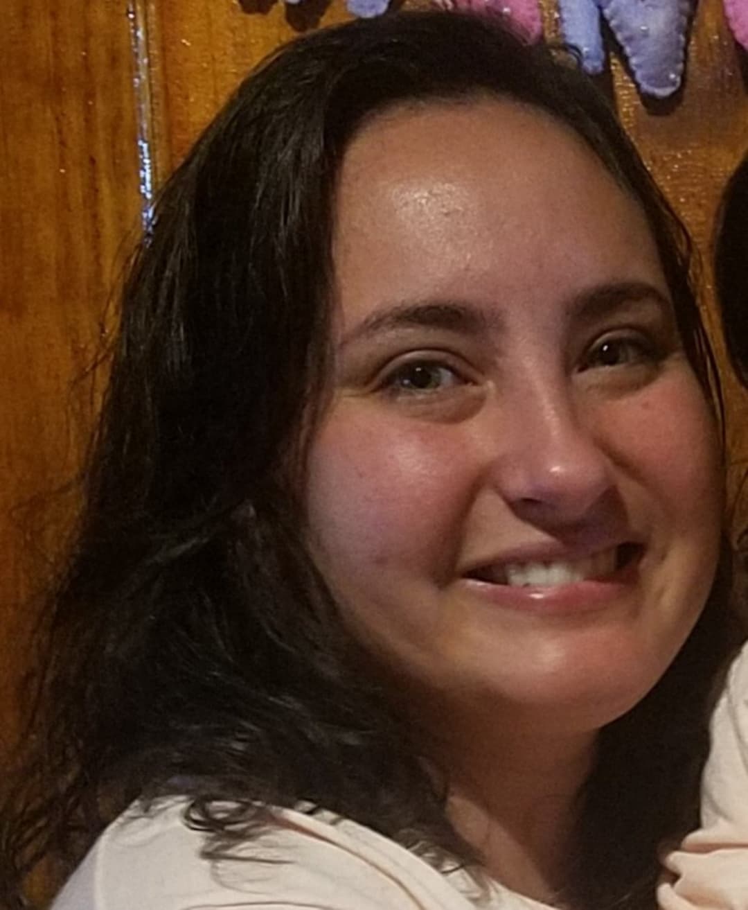 Olha a cara dessa puta,vou cobrir de leite essa cara de puta dela, q tesão meu pau ta se babando