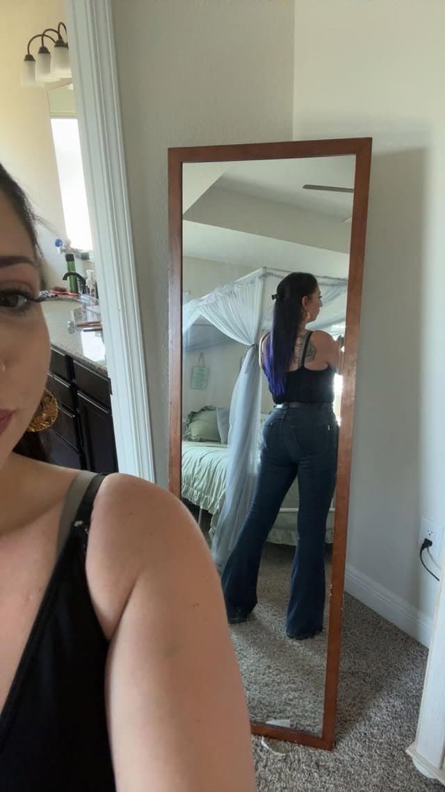 Hot busty single mom Gail