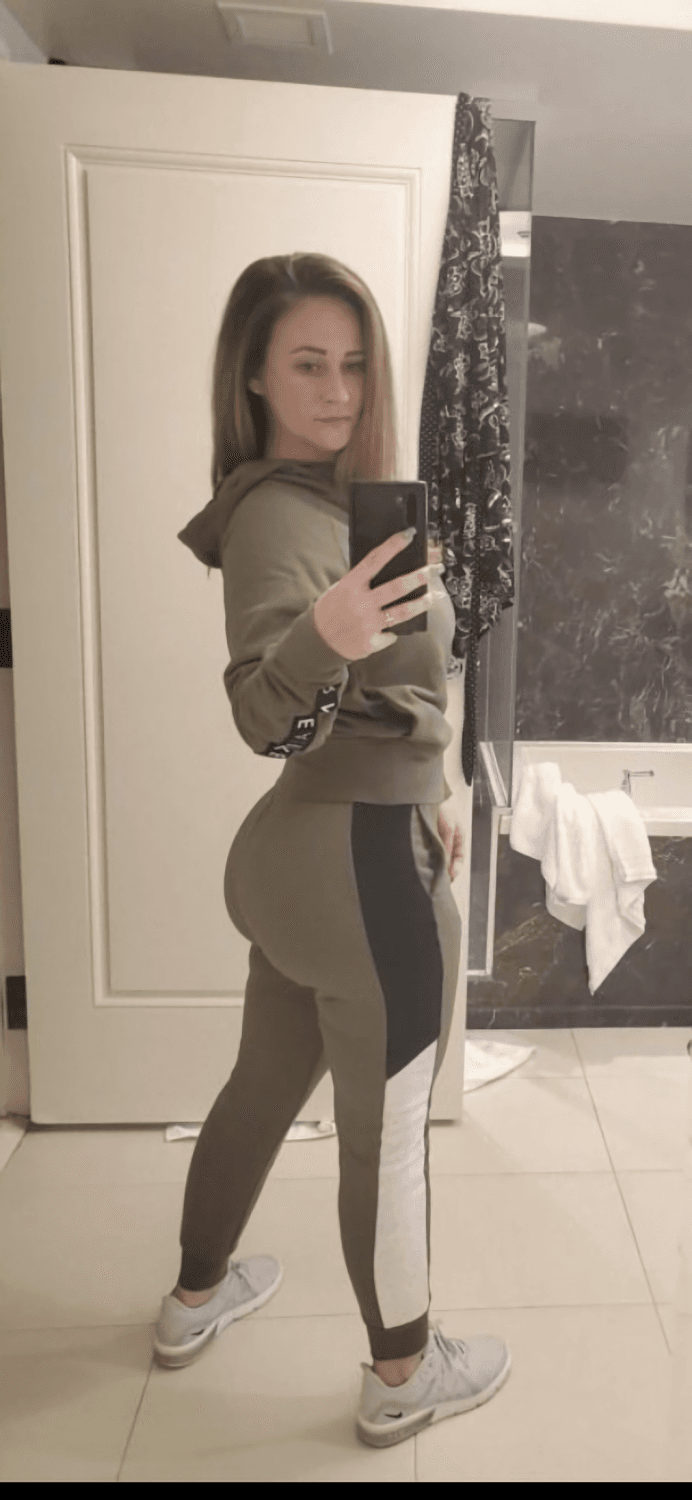 Big booty TikTok MILF Julie Vaughn