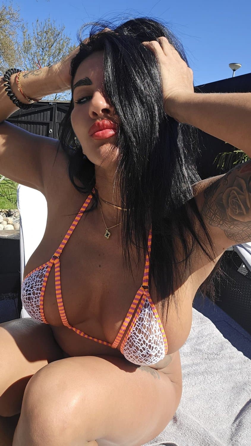 Meaty pussy hot milf Dolly micro mesh bikini ?