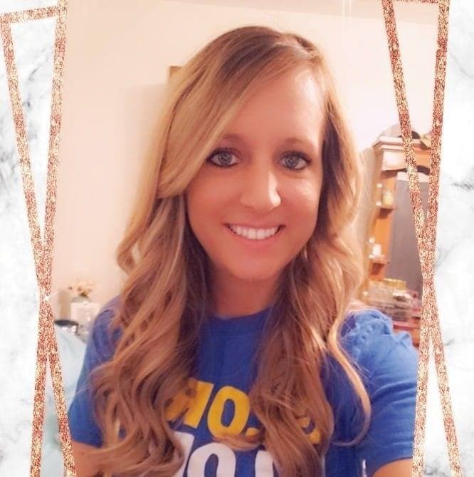 Click to view full size This G G W flasher is wrong about her body. She has a nice ass but her best feature is that pussy!