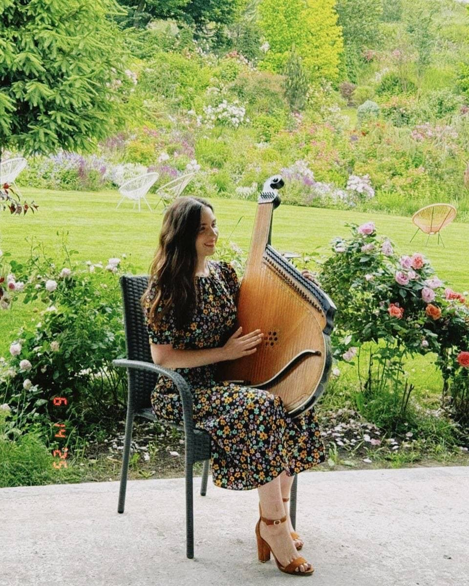 Sexy lips hot feet slut. High heel