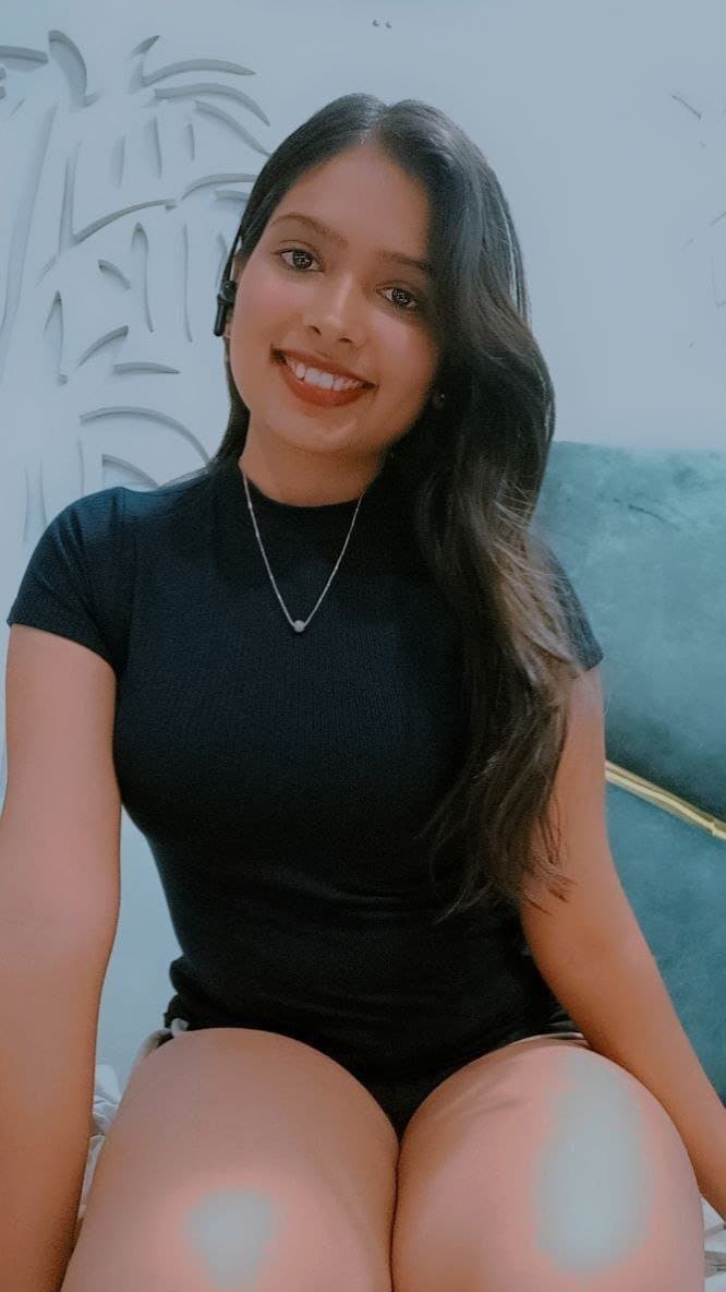 Beautiful Sexy Indian Gf Showing Teasing