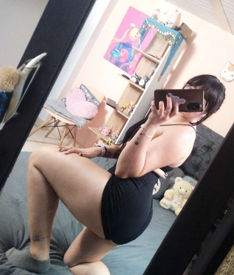 Naughty Latina gamergirl part 2