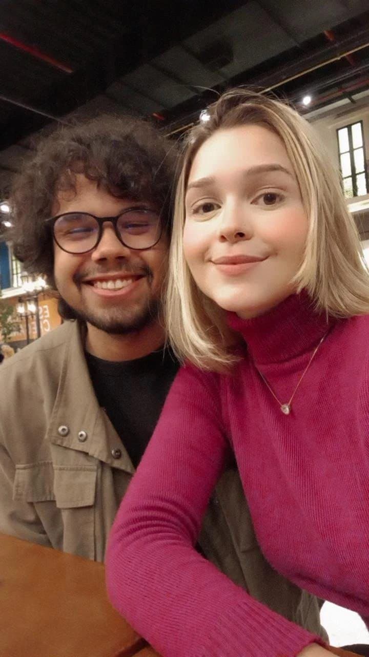 Loira da buceta rosinha