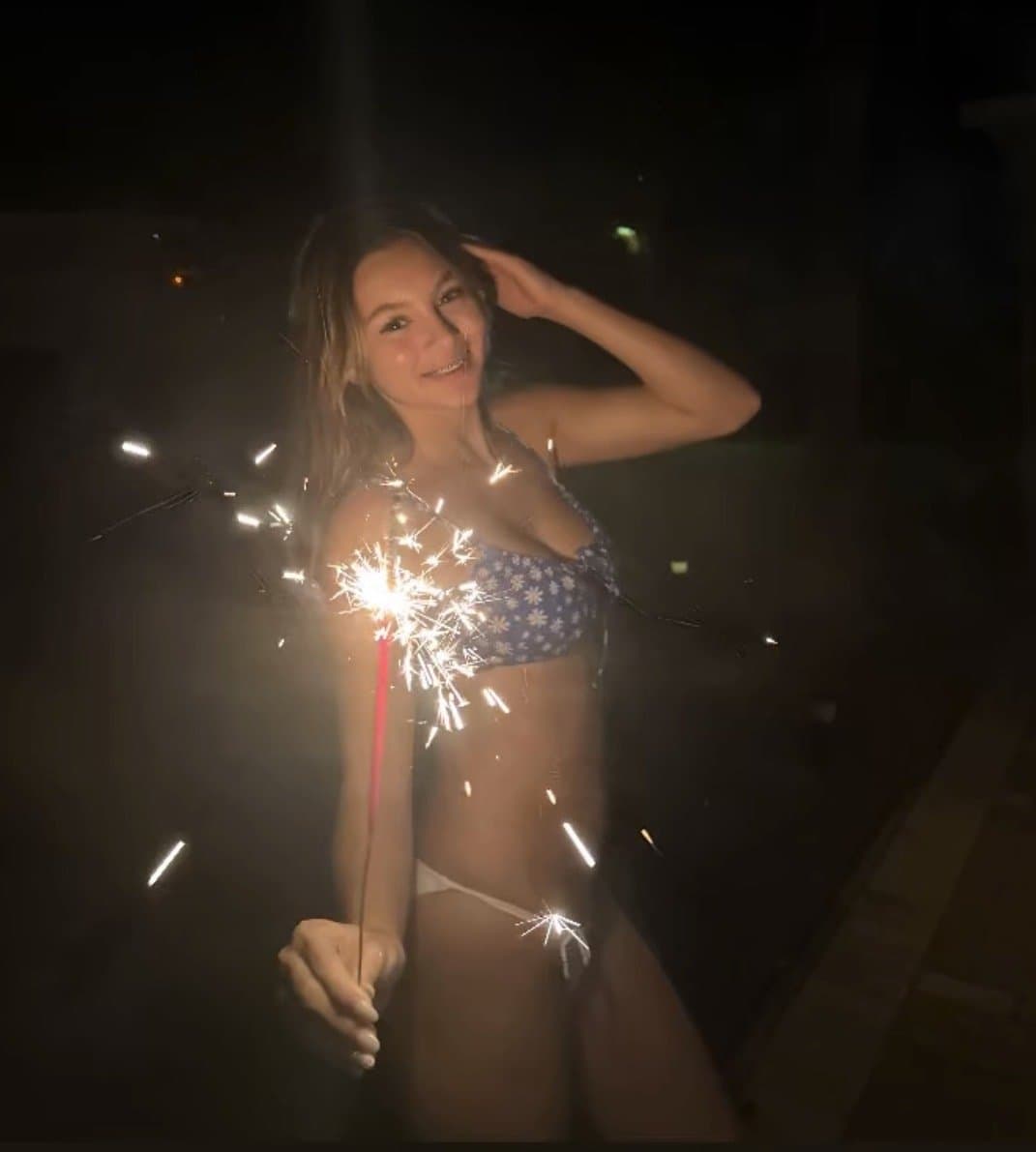 Petite teen arches her back on snapchat