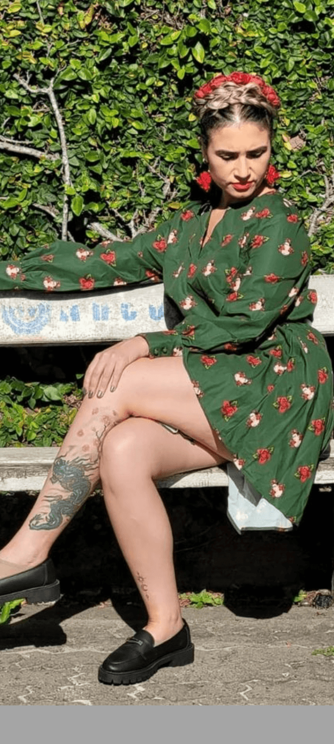 De jeans apertado nas fotos casada olhou pro fotógrafo e pediu goza