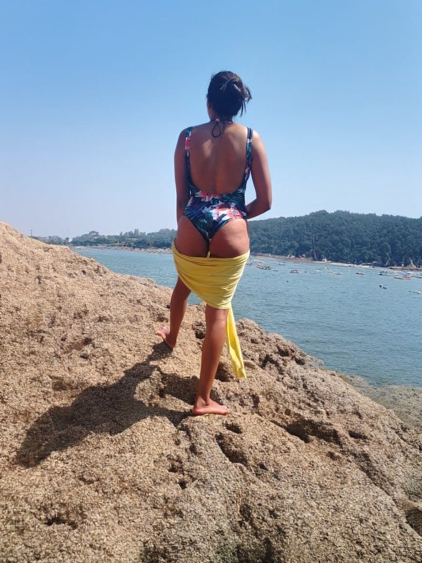 Click to view full size Morena Casada vazada com brinquedo enorme se acabando até gozar puta de corno arrombada