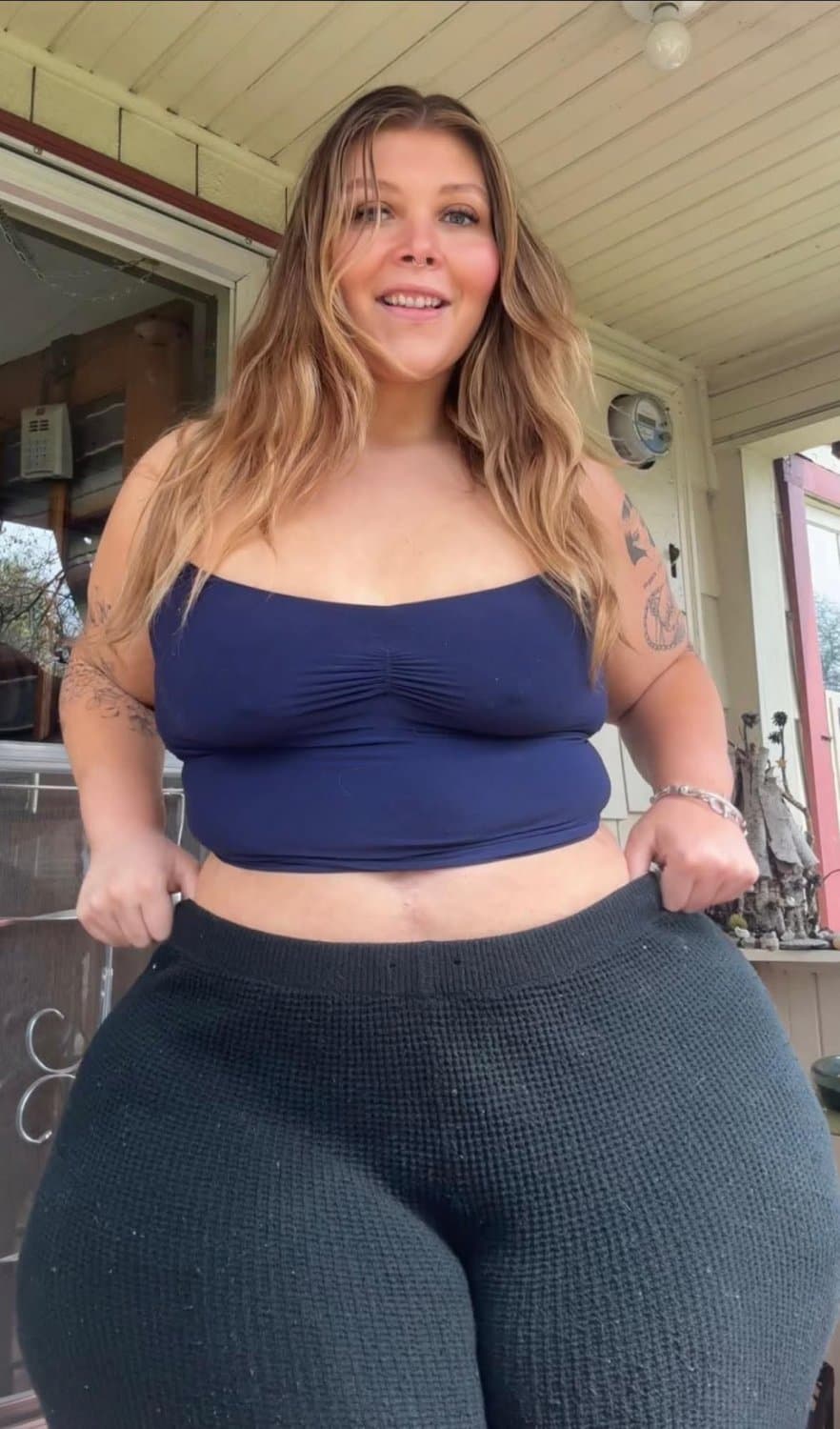 Click to view full size MASSIVE HUGE ASS SSBBW