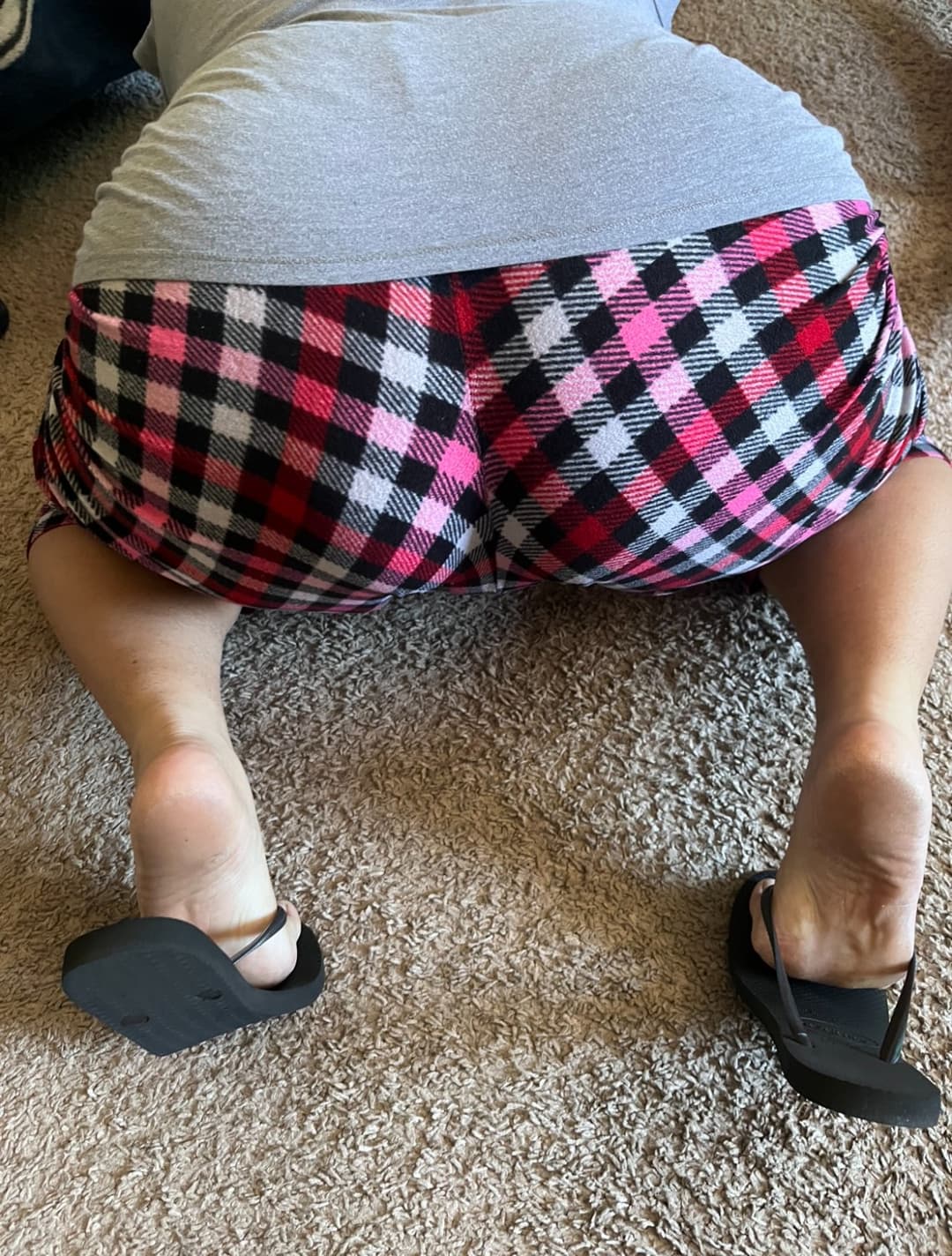 Latina bending over showing arches