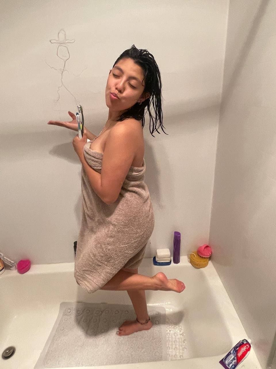 Nasty body Yoselin Pilar Garcia- new Carrolton Maryland loves to eat man ass and show gaped asshole