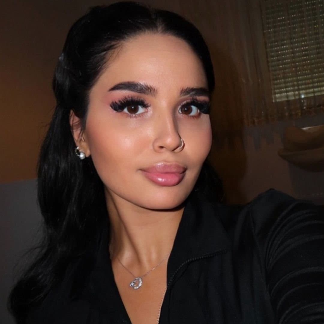 turkish girl with big lips, hot makeup and natural body gets fucked