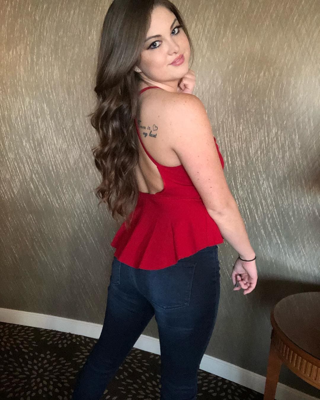 ♈? hot caucasian adult model strips down (äřïëł łÿņň)