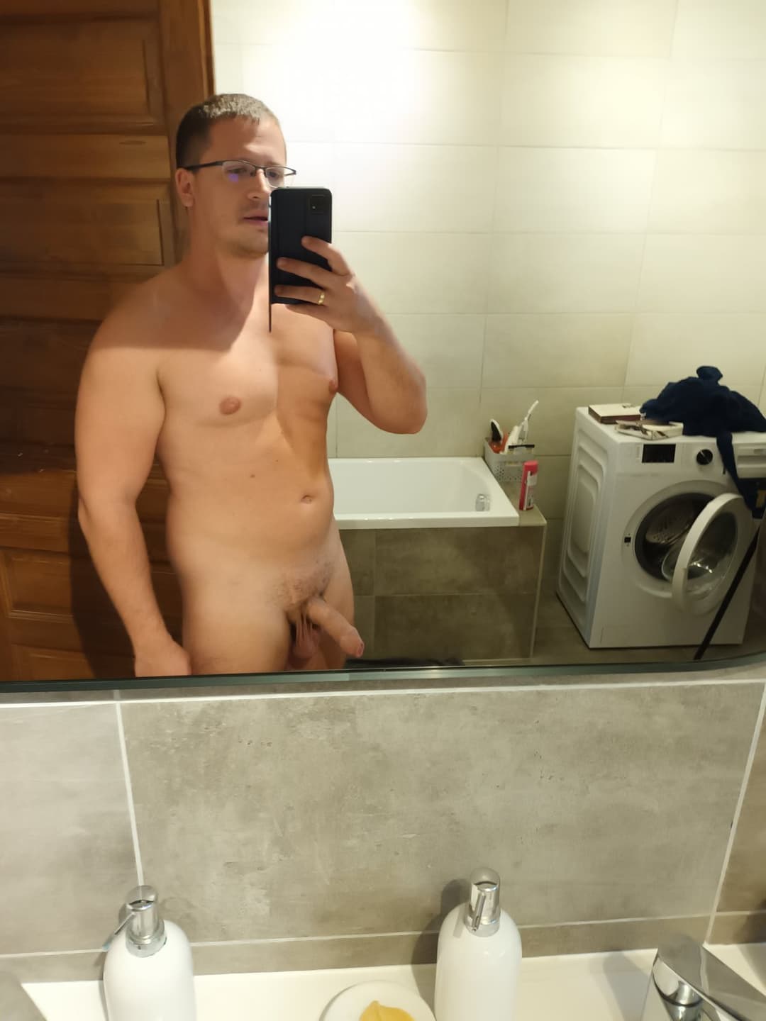 Male colleague mirror selfies