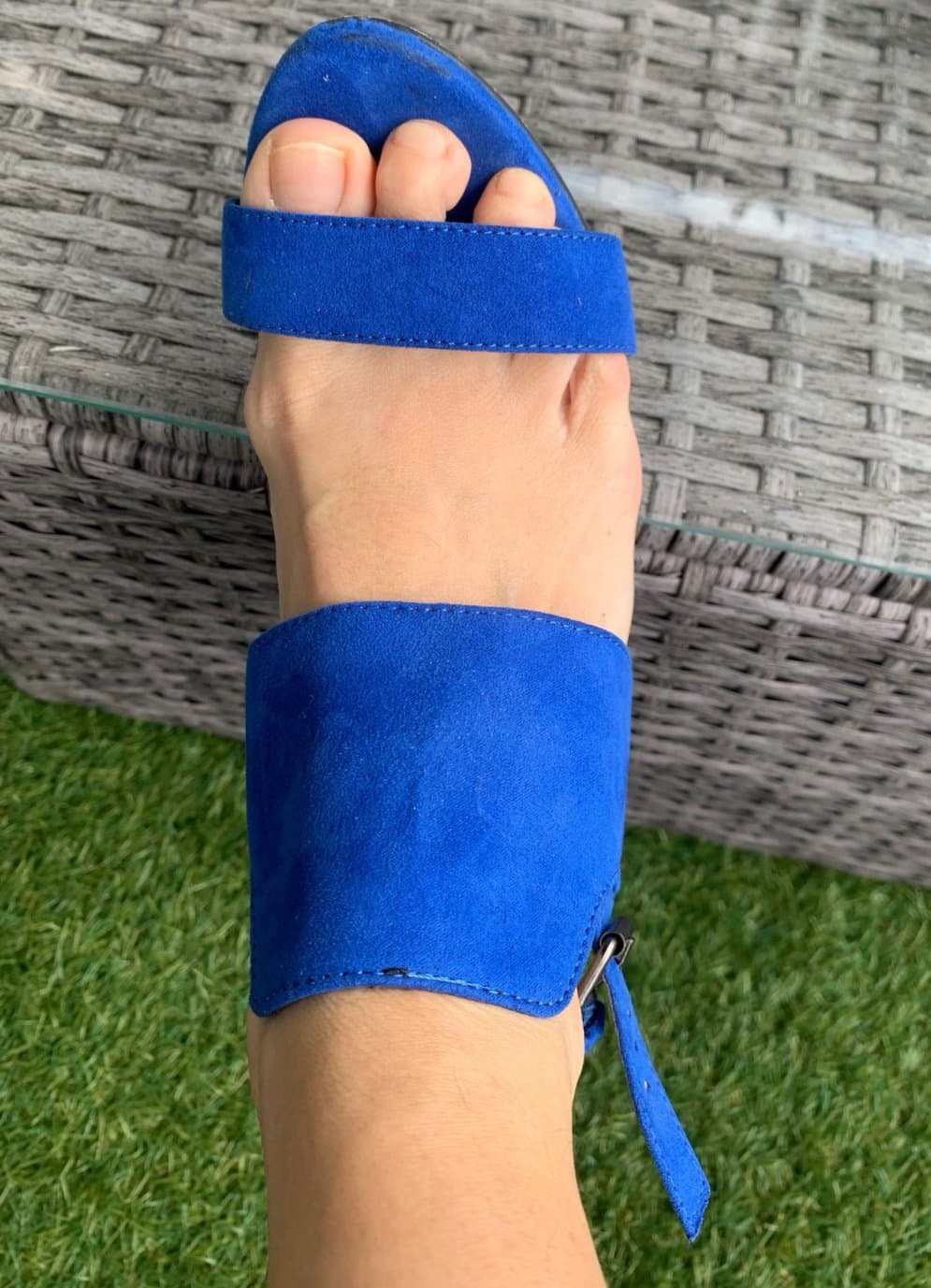 Click to view full size Sexy Feet in blue High Heels ? ????