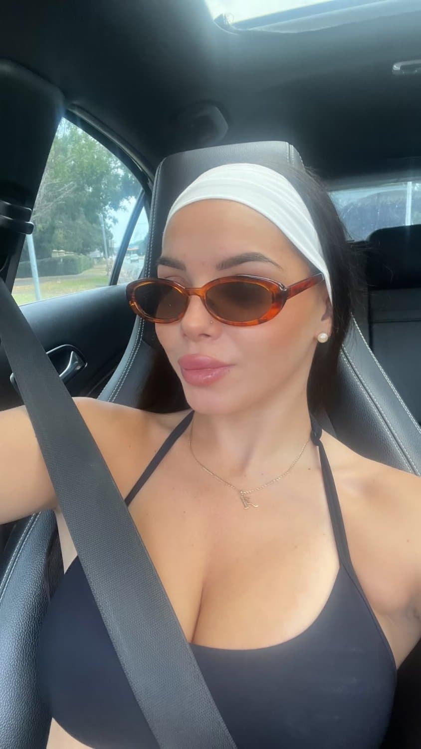 22 yo IRL mom: Hottest IRL gym milf ever! (Part 1) - Please REPOST if you like!