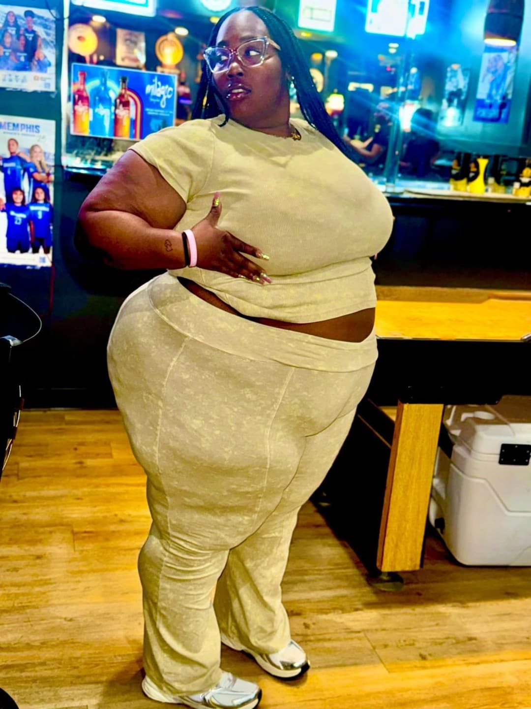 SSBBW EBONY HUGE OLE BIG ASS BOOTY