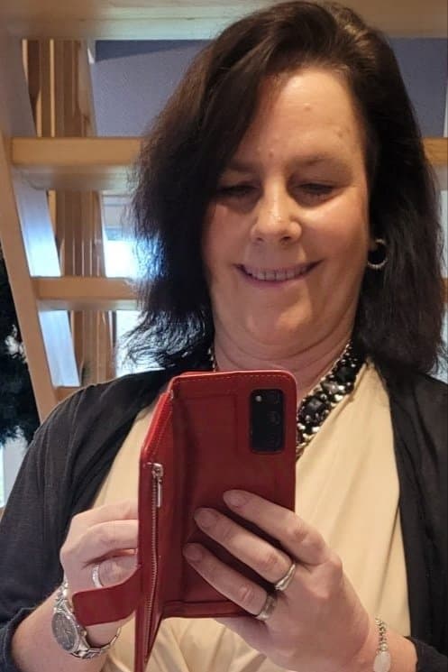 Geile Milf GrannyGila wartet auf Schwänze die ihre Bilder besamen...