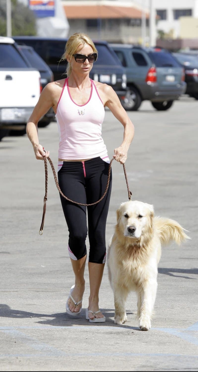 Nicollette Sheridan in platform flip flops