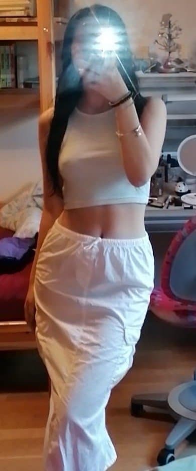 Lena B(22F, USA) shared iCloud videos and photos for jerking. Tight innocent, fit bodied nerdy girl