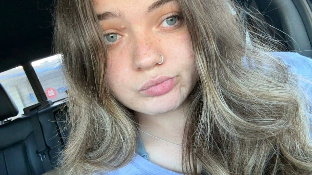 Jessie 22 from California, has requested to be uploaded